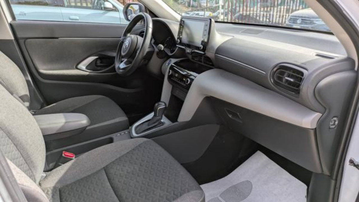 Toyota Yaris Cross Trend fwd 115cv e-cvt (11)