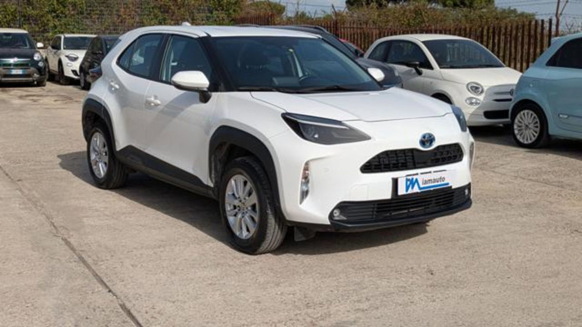 Toyota Yaris Cross Trend fwd 115cv e-cvt (3)