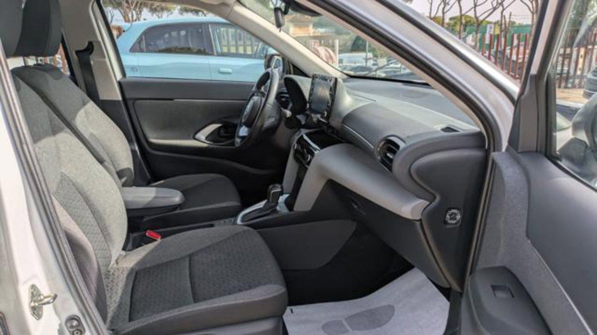 Toyota Yaris Cross 1.5 Hybrid 5p. E-CVT Premiere (16)