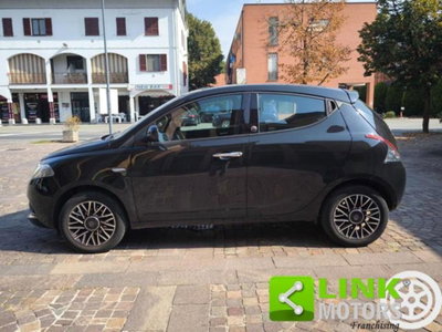 Lancia Ypsilon 1.2 69 CV 5 porte GPL Ecochic Black and Noir (11)