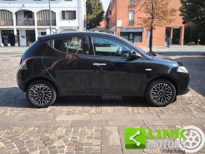 Lancia Ypsilon 1.2 69 CV 5 porte GPL Ecochic Black and Noir (3)