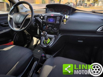 Lancia Ypsilon 1.2 69 CV 5 porte GPL Ecochic Black and Noir (6)