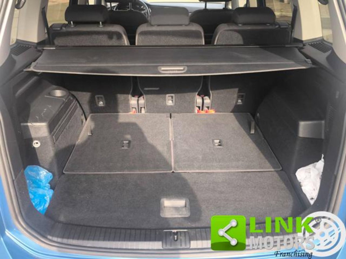 Volkswagen Touran 2.0 TDI 150 CV SCR DSG Comfortline BlueMotion Tech. (5)