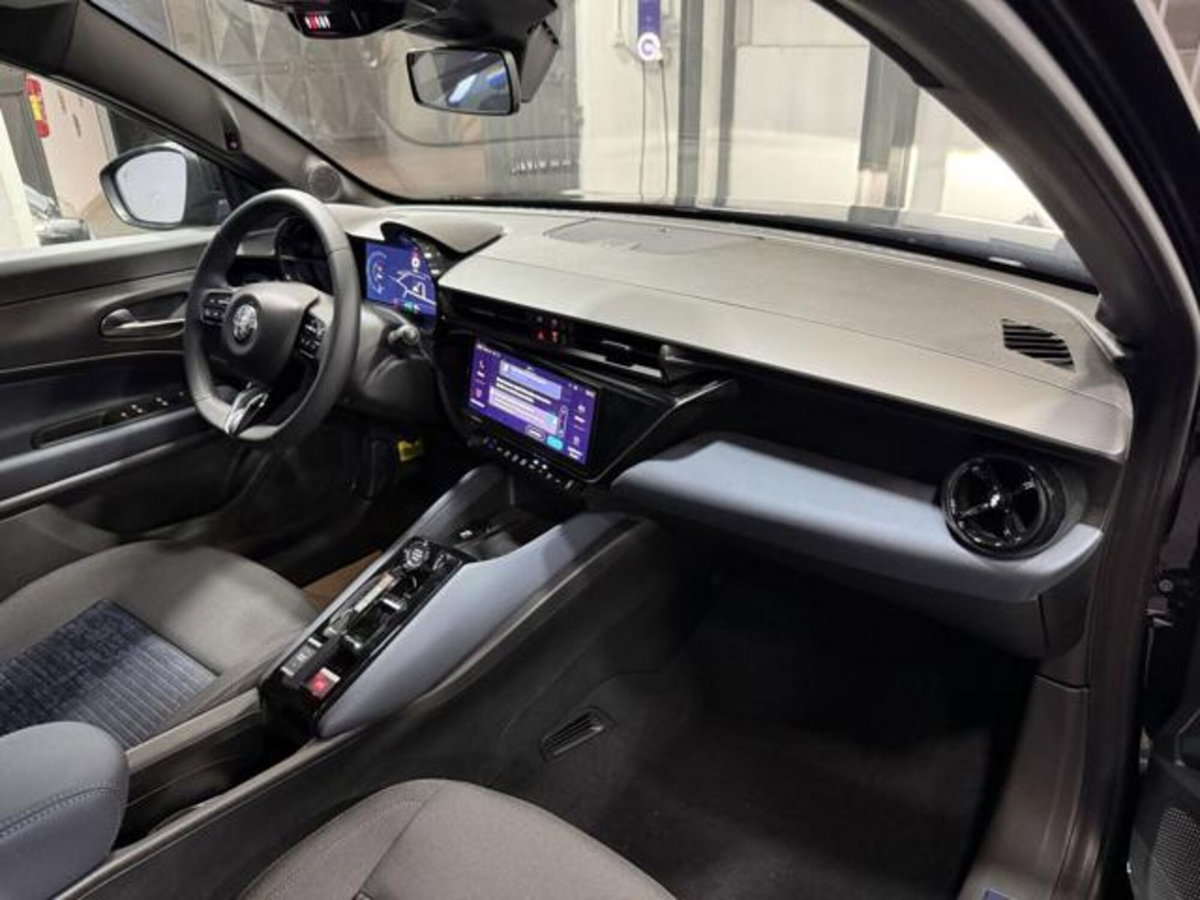 Alfa Romeo Junior 1.2 ibrida Sprint 145cv edct6 (9)