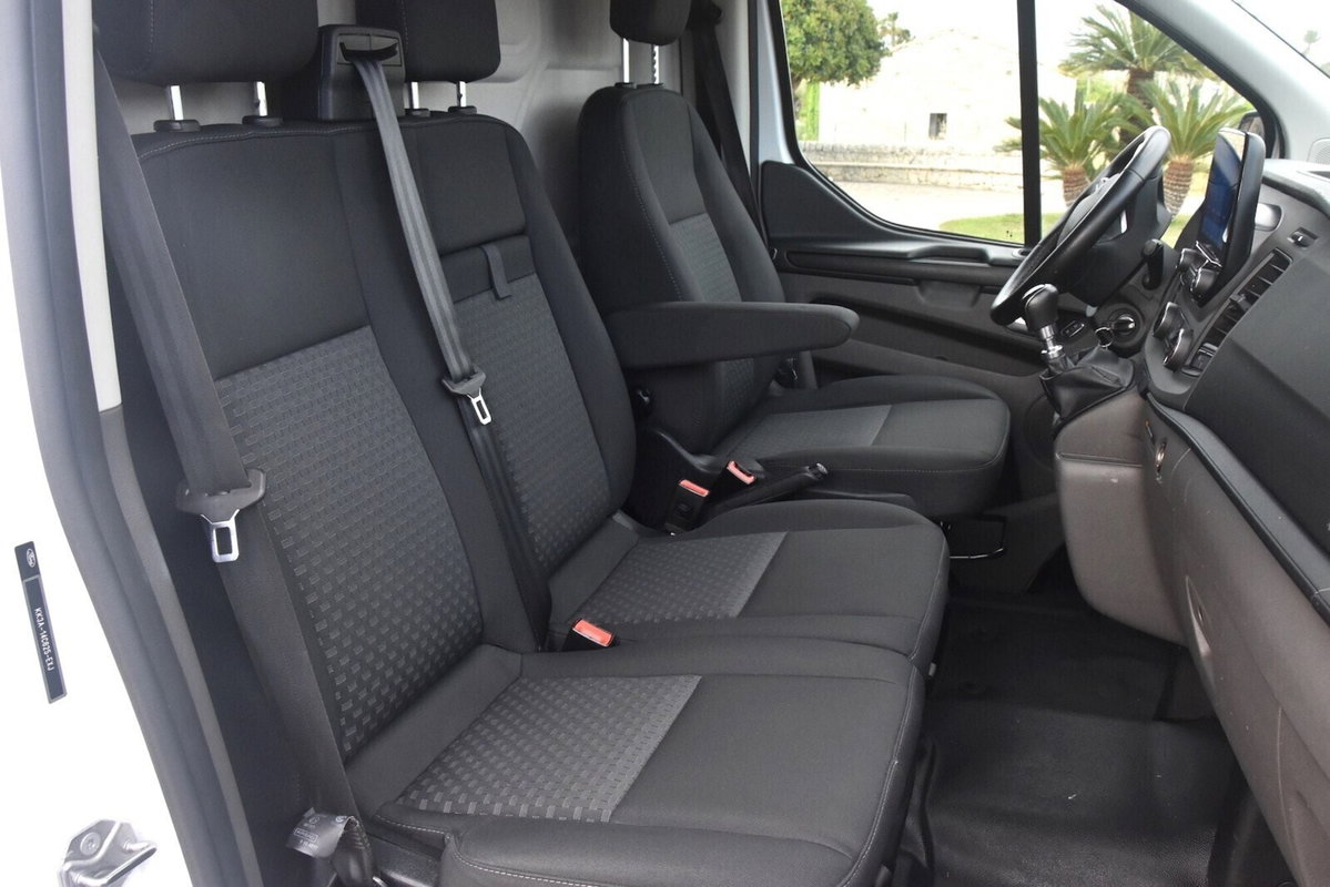 Ford Transit Custom Furgone 270 2.0 TDCi 130 PC-DC Furgone Trend (17)