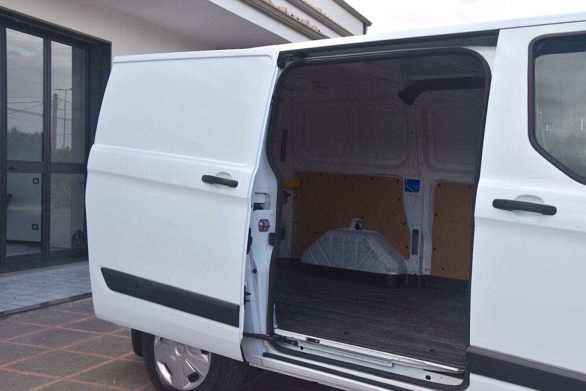 Ford Transit Custom Furgone 270 2.0 TDCi 130 PC-DC Furgone Trend (9)