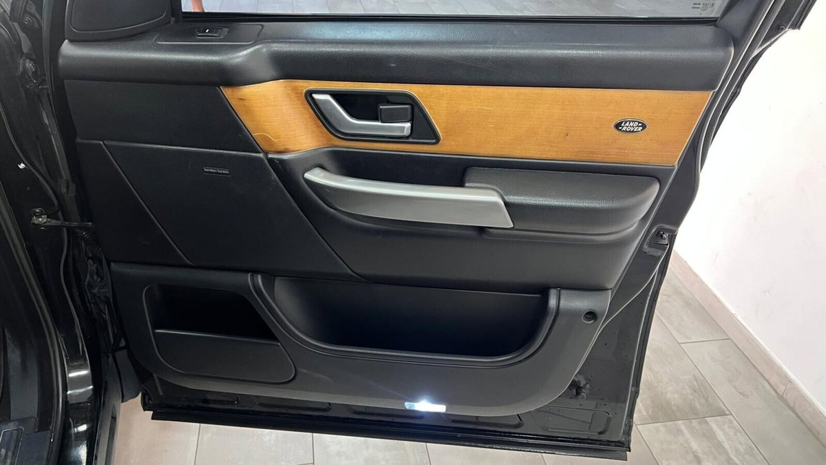 Land Rover Range Rover Sport 2.7 TDV6 HSE (12)