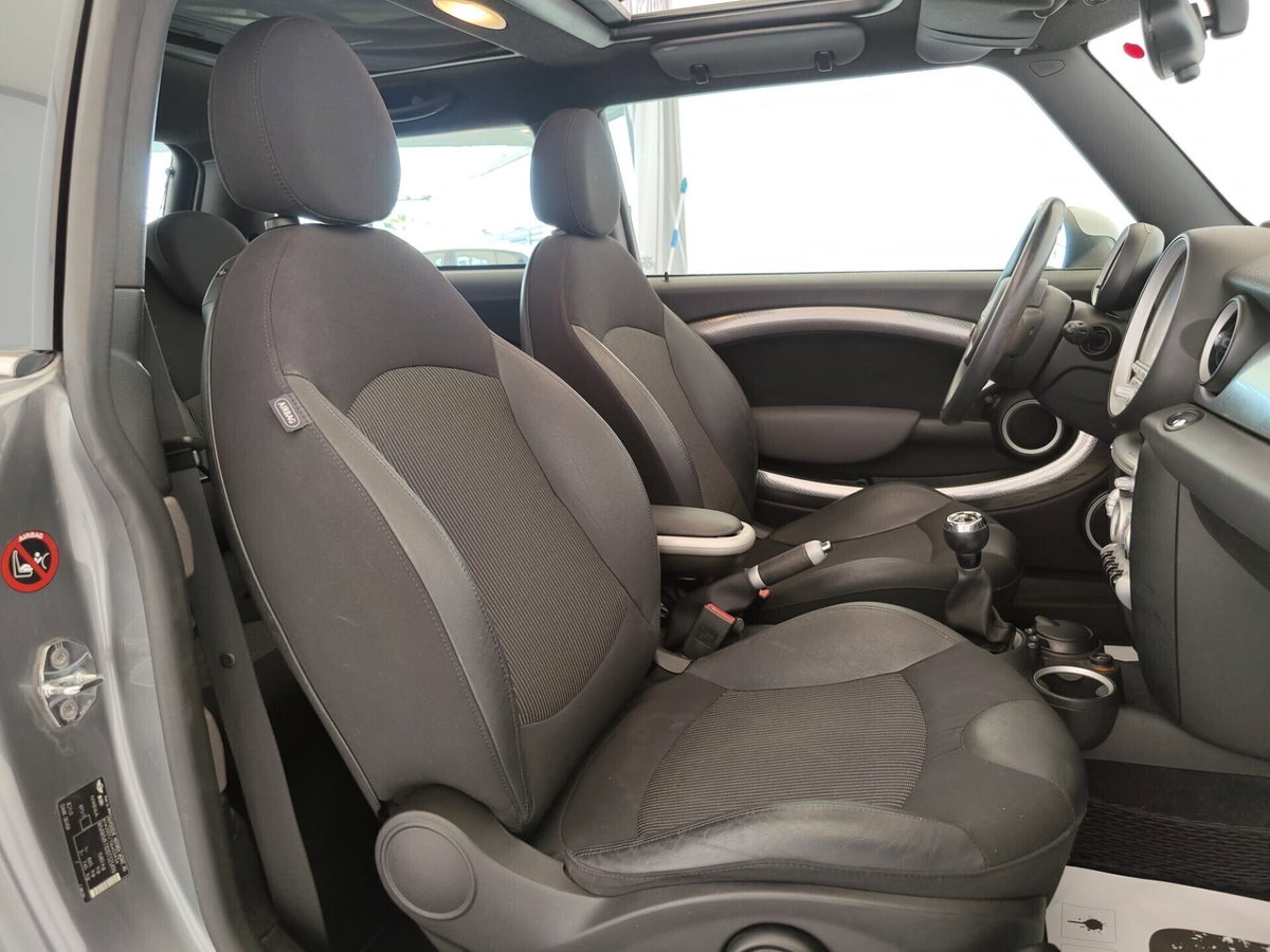MINI Mini 1.6 16V Cooper S (15)