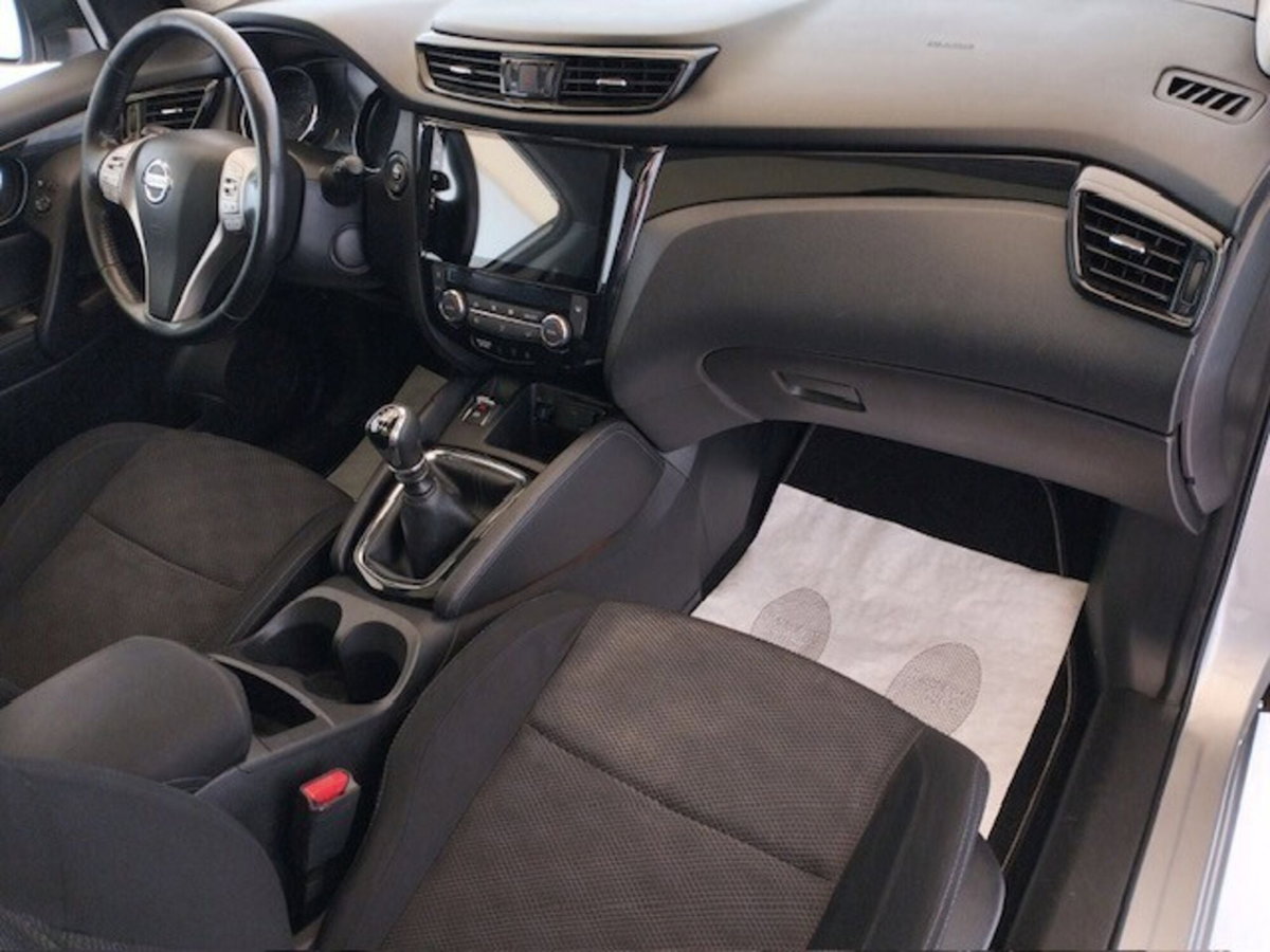 Nissan Qashqai 1.5 dCi N-Connecta (14)