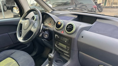 Peugeot 1007 1.6 Sporty 2Tronic (10)