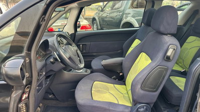 Peugeot 1007 1.6 Sporty 2Tronic (14)