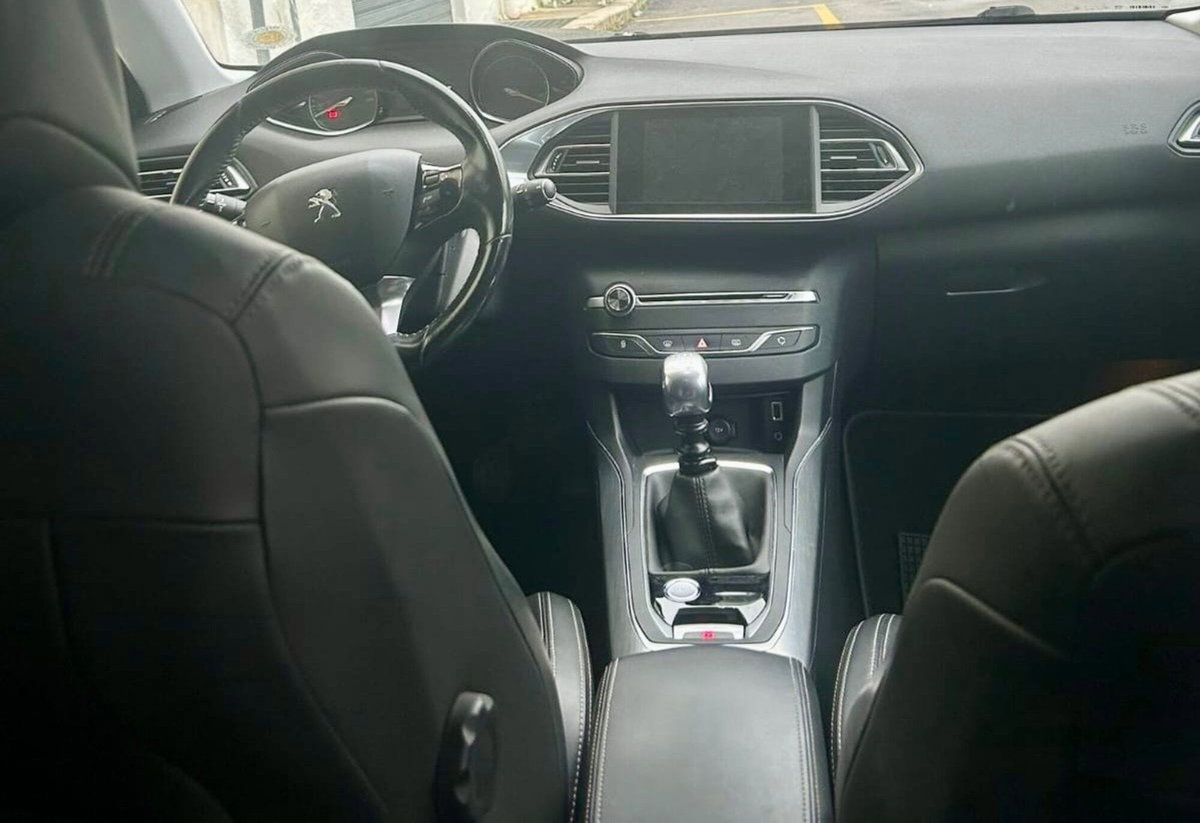 Peugeot 308 SW BlueHDi 120 S&S Allure (11)