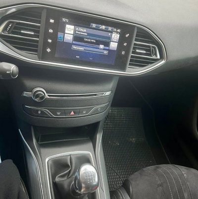 Peugeot 308 SW BlueHDi 120 S&S Allure (12)