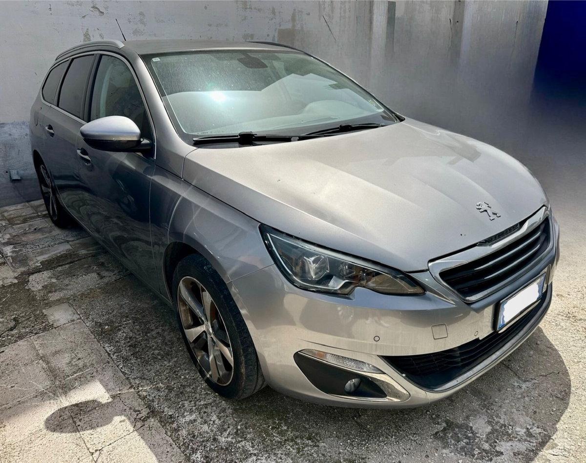 Peugeot 308 SW BlueHDi 120 S&S Allure (2)