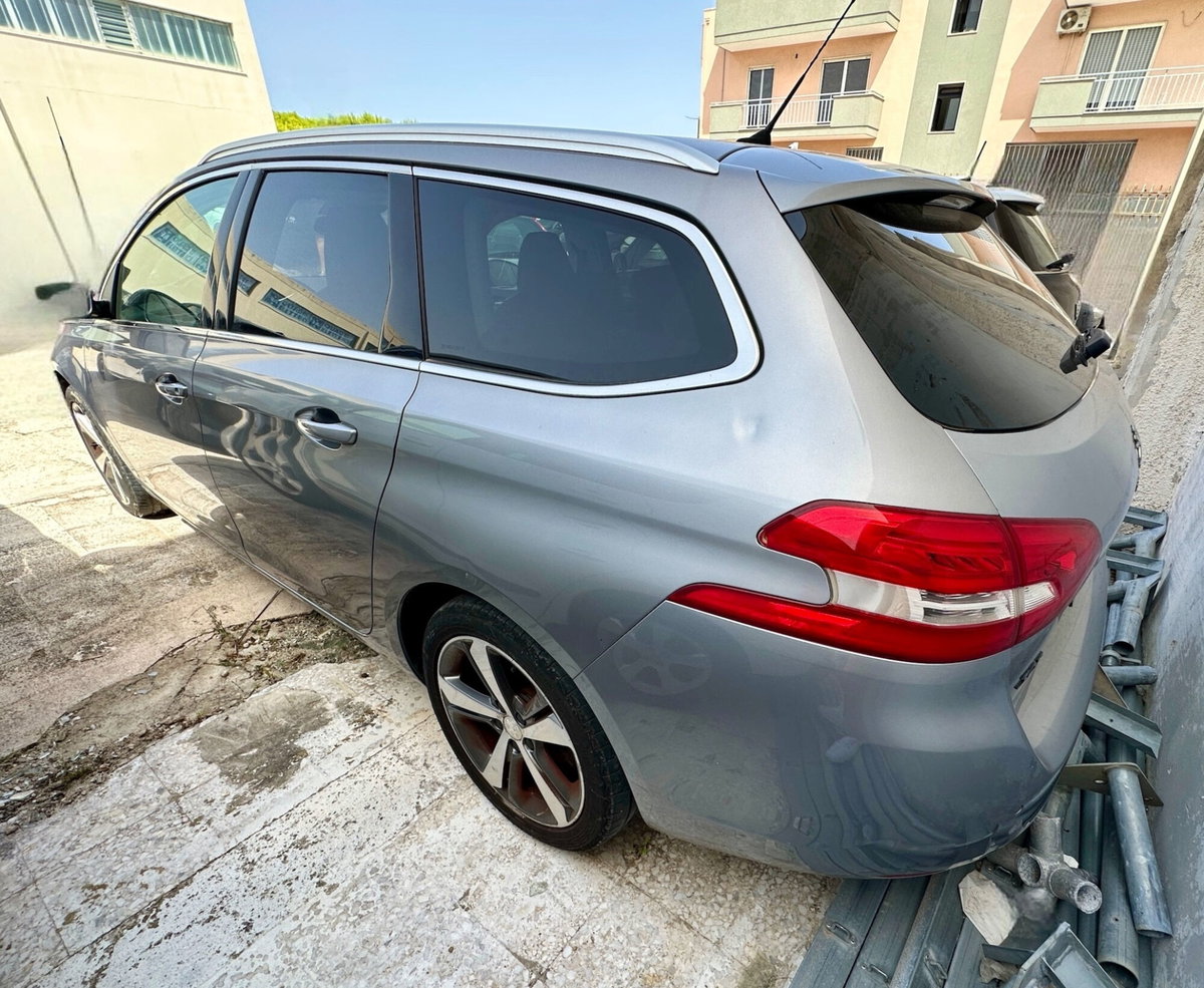 Peugeot 308 SW BlueHDi 120 S&S Allure (3)