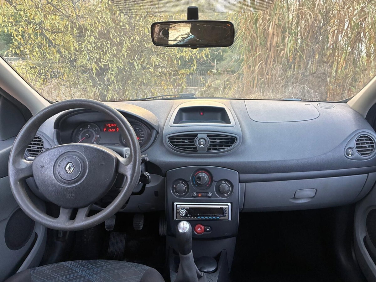 Renault Clio 1.5 dCi 70CV 5 porte Confort (10)