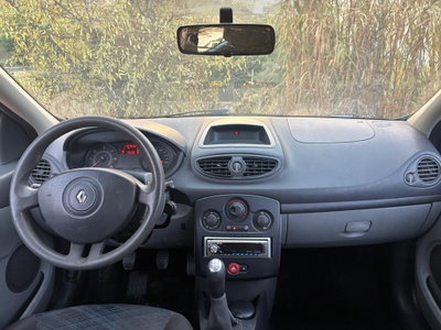 Renault Clio 1.5 dCi 70CV 5 porte Confort (10)