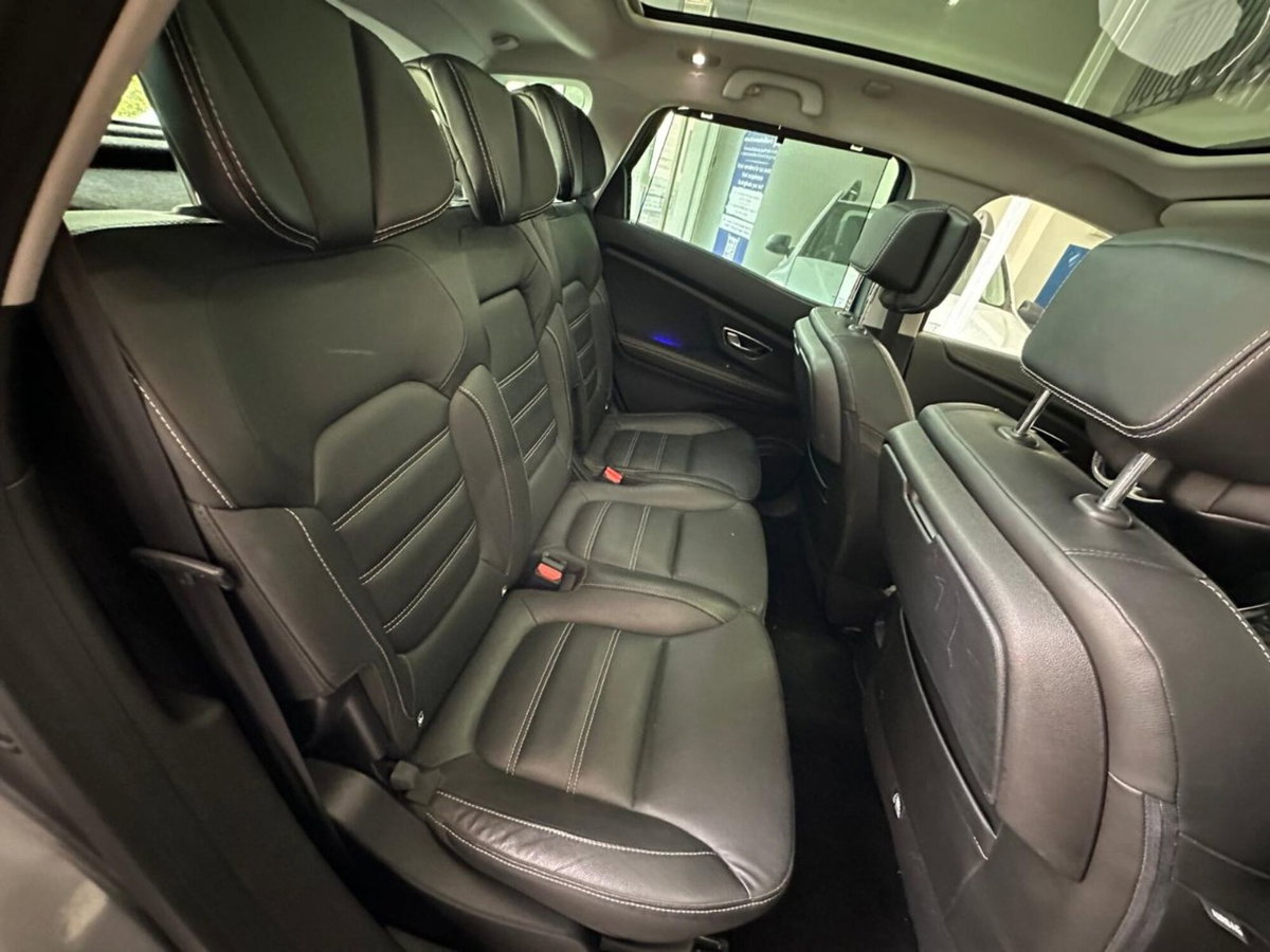 Renault Scenic E-Tech Electric 1.6 dCi 130CV Start&Stop Energy Bose (12)