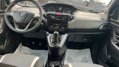 Lancia Ypsilon 1.2 69 CV 5 porte GPL Ecochic Gold (10)