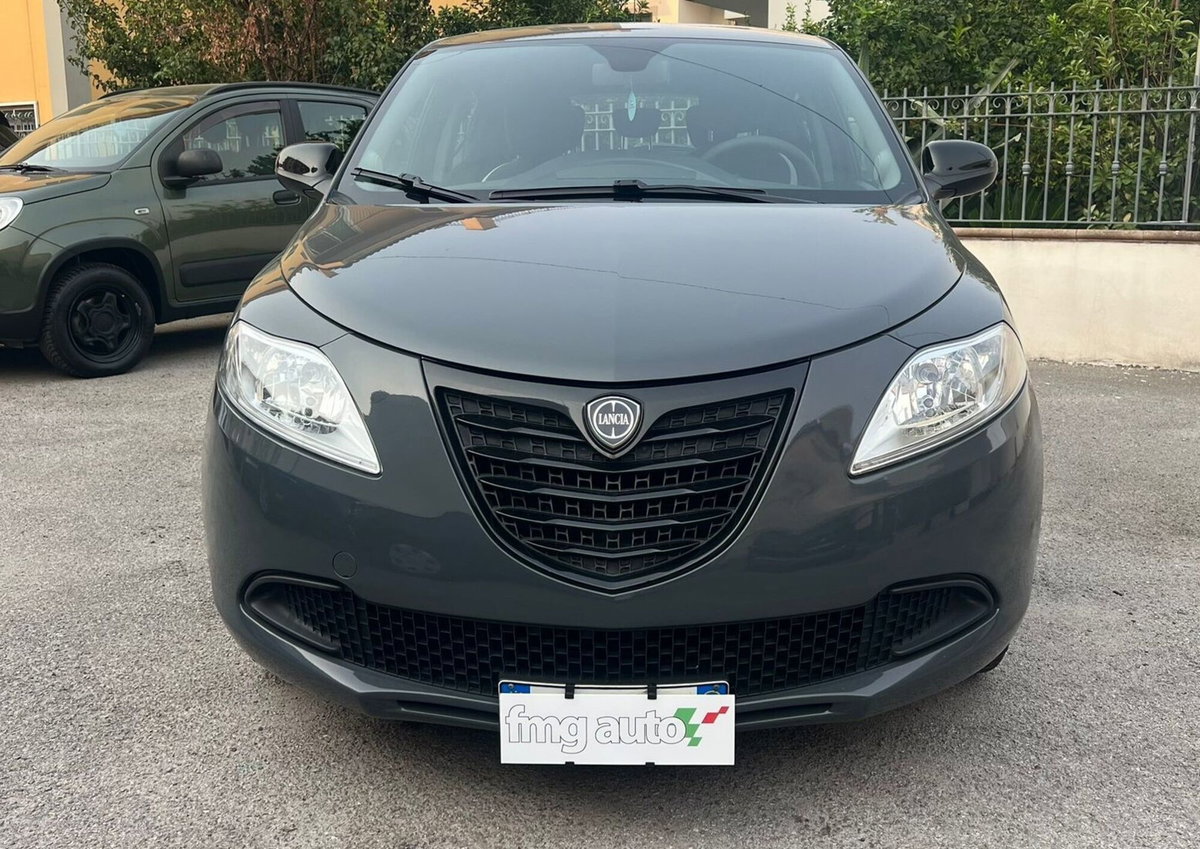 Lancia Ypsilon 1.2 69 CV 5 porte GPL Ecochic Gold (2)