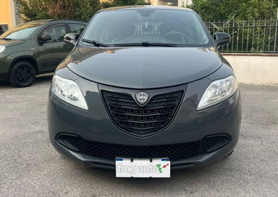 Lancia Ypsilon 1.2 69 CV 5 porte GPL Ecochic Gold (2)