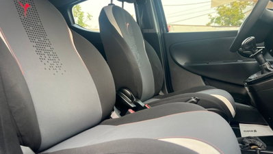Lancia Ypsilon 1.2 69 CV 5 porte GPL Ecochic Gold (7)