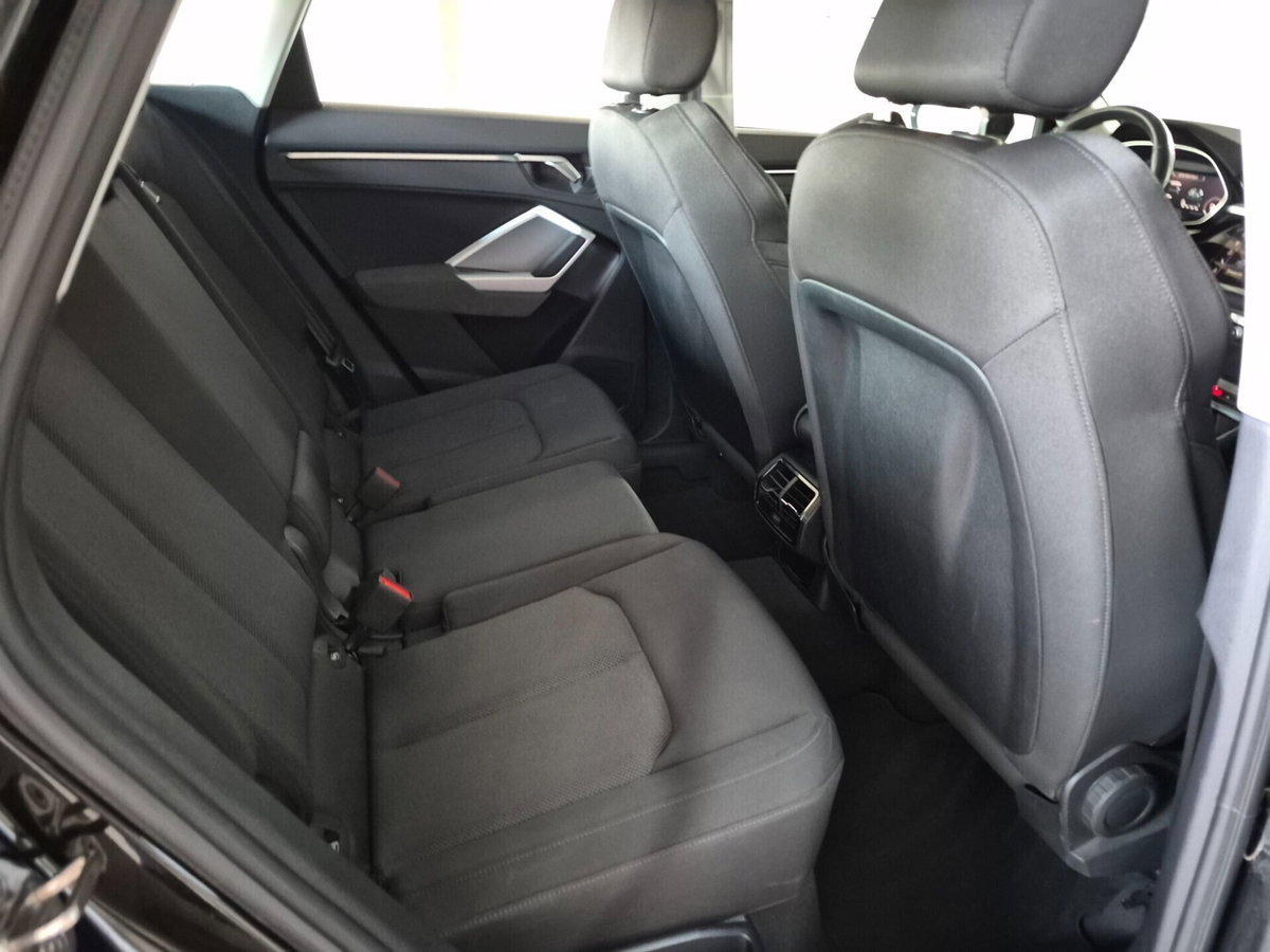 Audi Q3 35 TDI quattro S tronic Business (15)