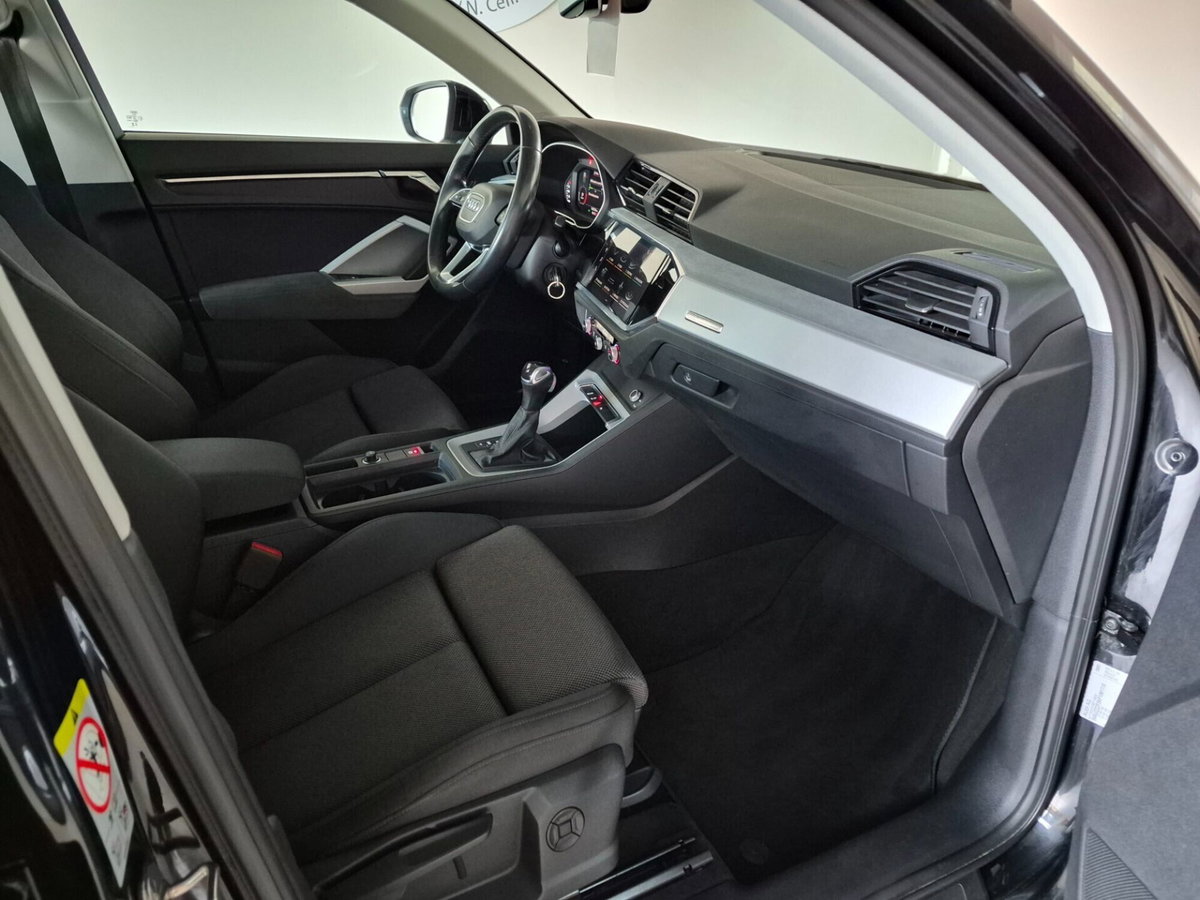Audi Q3 35 TDI quattro S tronic Business (16)