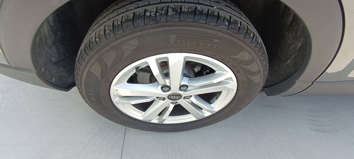 Audi Q3 35 TDI quattro S tronic Business (12)