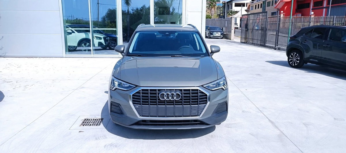 Audi Q3 35 TDI quattro S tronic Business (3)