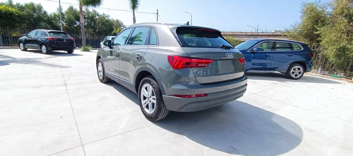Audi Q3 35 TDI quattro S tronic Business (8)
