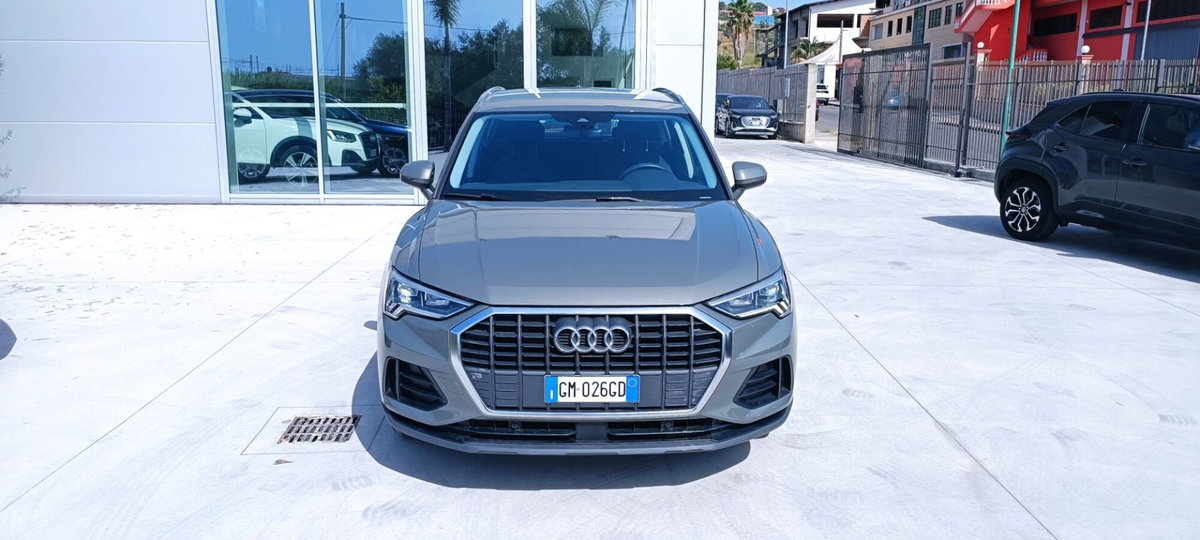 Audi Q3 35 TDI quattro S tronic Business (9)