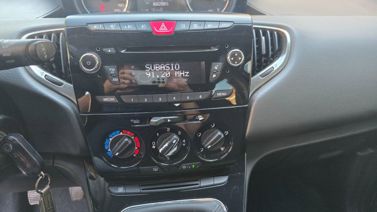 Lancia Ypsilon 1.3 MJT 16V 95 CV 5 porte S&S Gold (12)