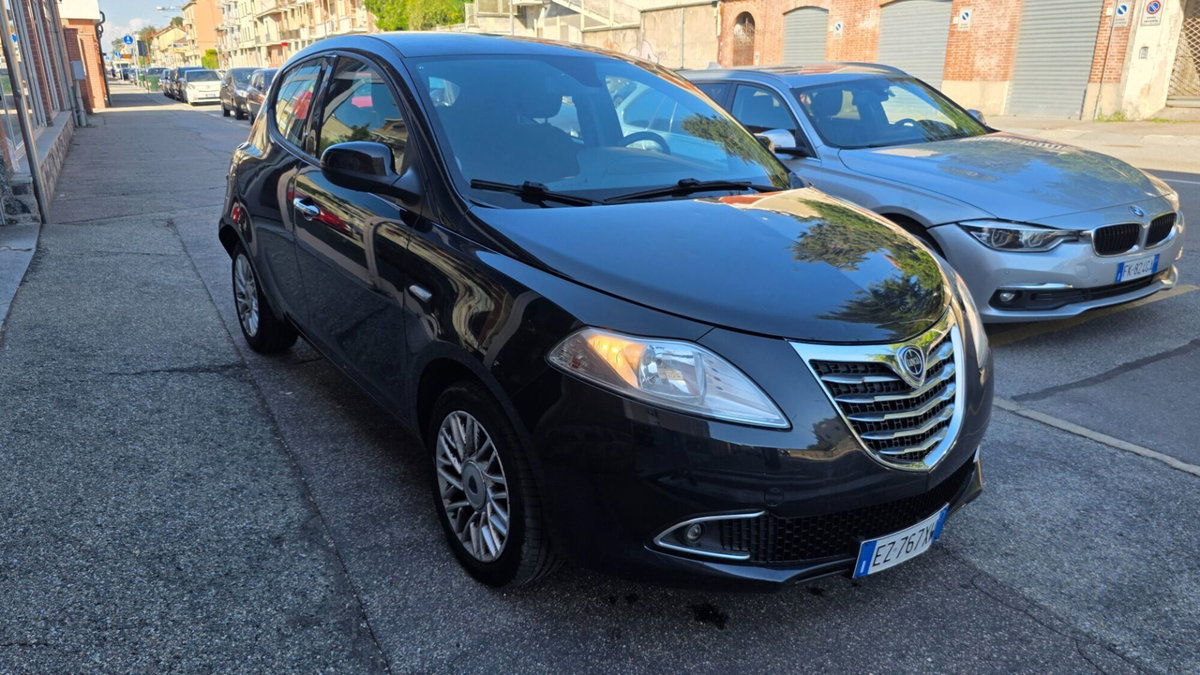 Lancia Ypsilon 1.3 MJT 16V 95 CV 5 porte S&S Gold (3)