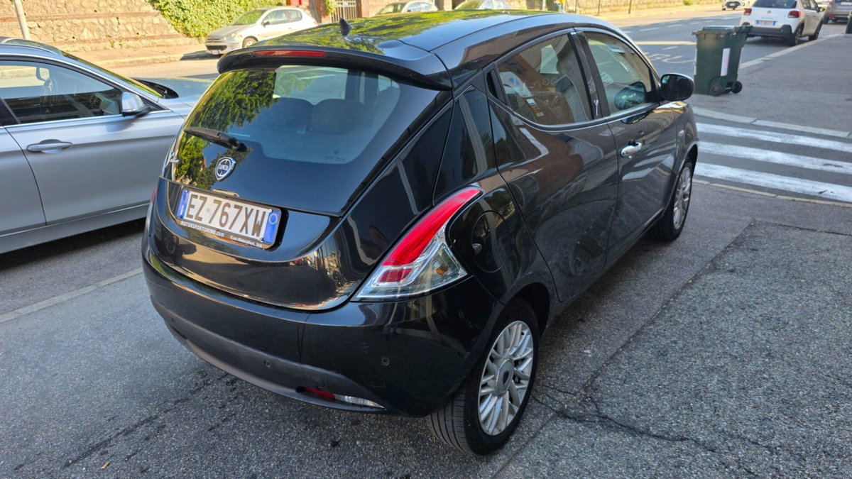 Lancia Ypsilon 1.3 MJT 16V 95 CV 5 porte S&S Gold (4)
