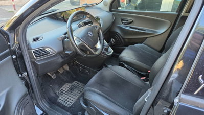 Lancia Ypsilon 1.3 MJT 16V 95 CV 5 porte S&S Gold (7)