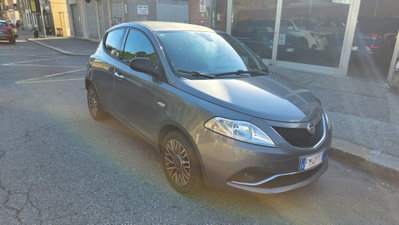 Lancia Ypsilon 1.2 69 CV 5 porte GPL Ecochic Silver (2)