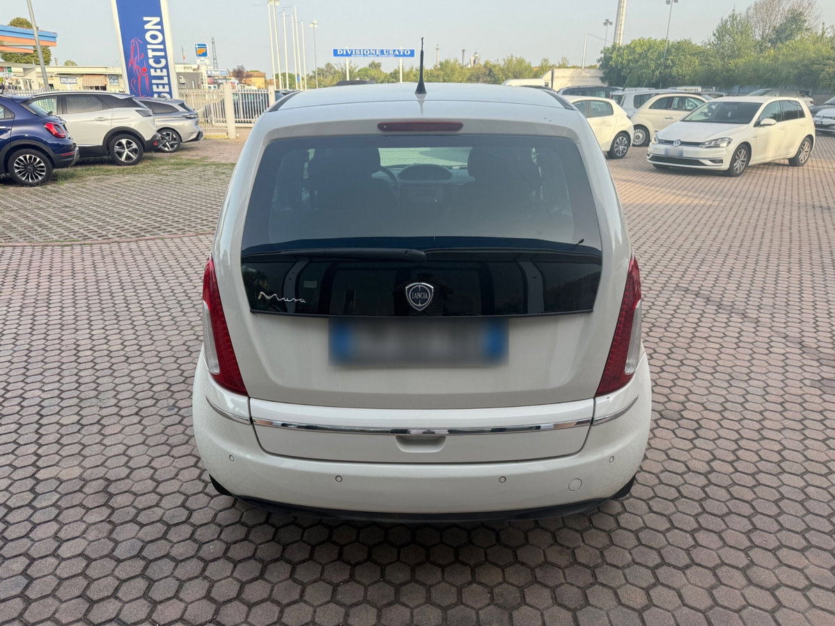 Lancia Musa 1.4 8V Ecochic (GPL) Platinum (8)
