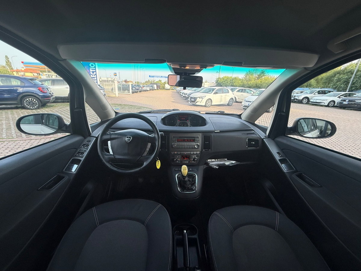 Lancia Musa 1.4 8V Ecochic (GPL) Platinum (9)
