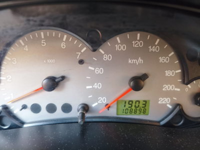 Ford Focus 1.6i 16V cat 5p. Ghia (14)