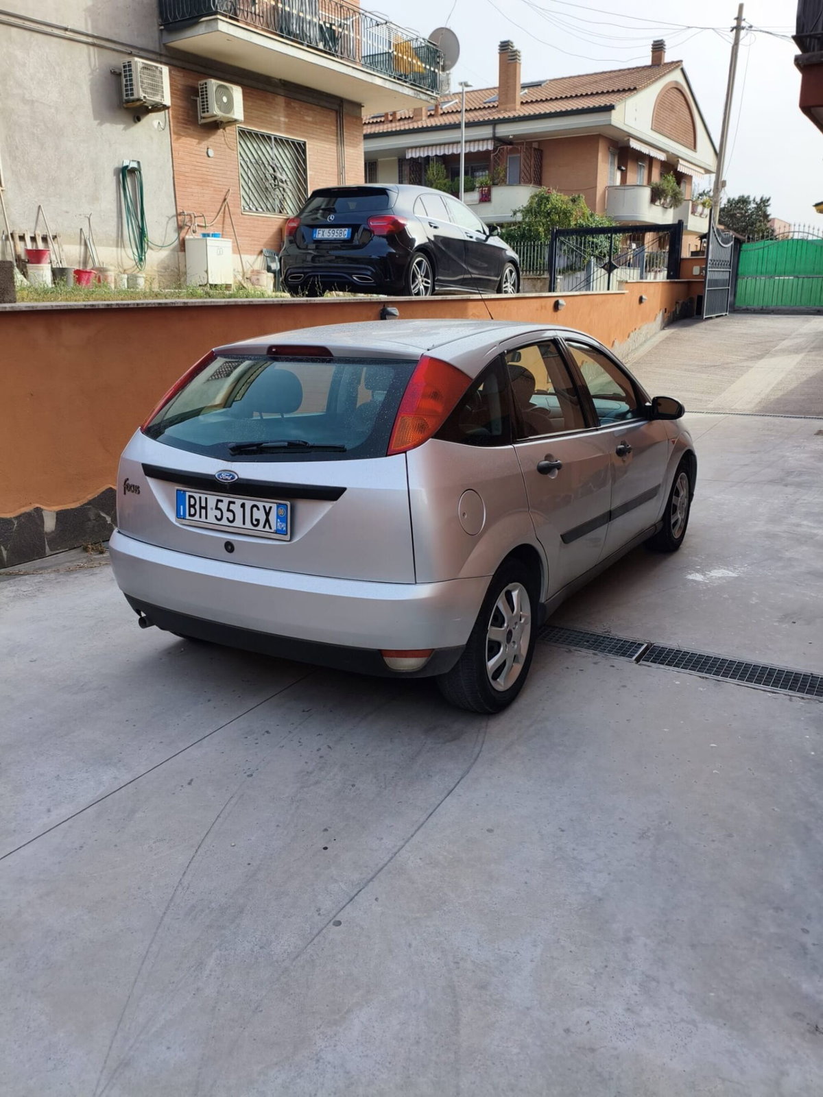 Ford Focus 1.6i 16V cat 5p. Ghia (3)