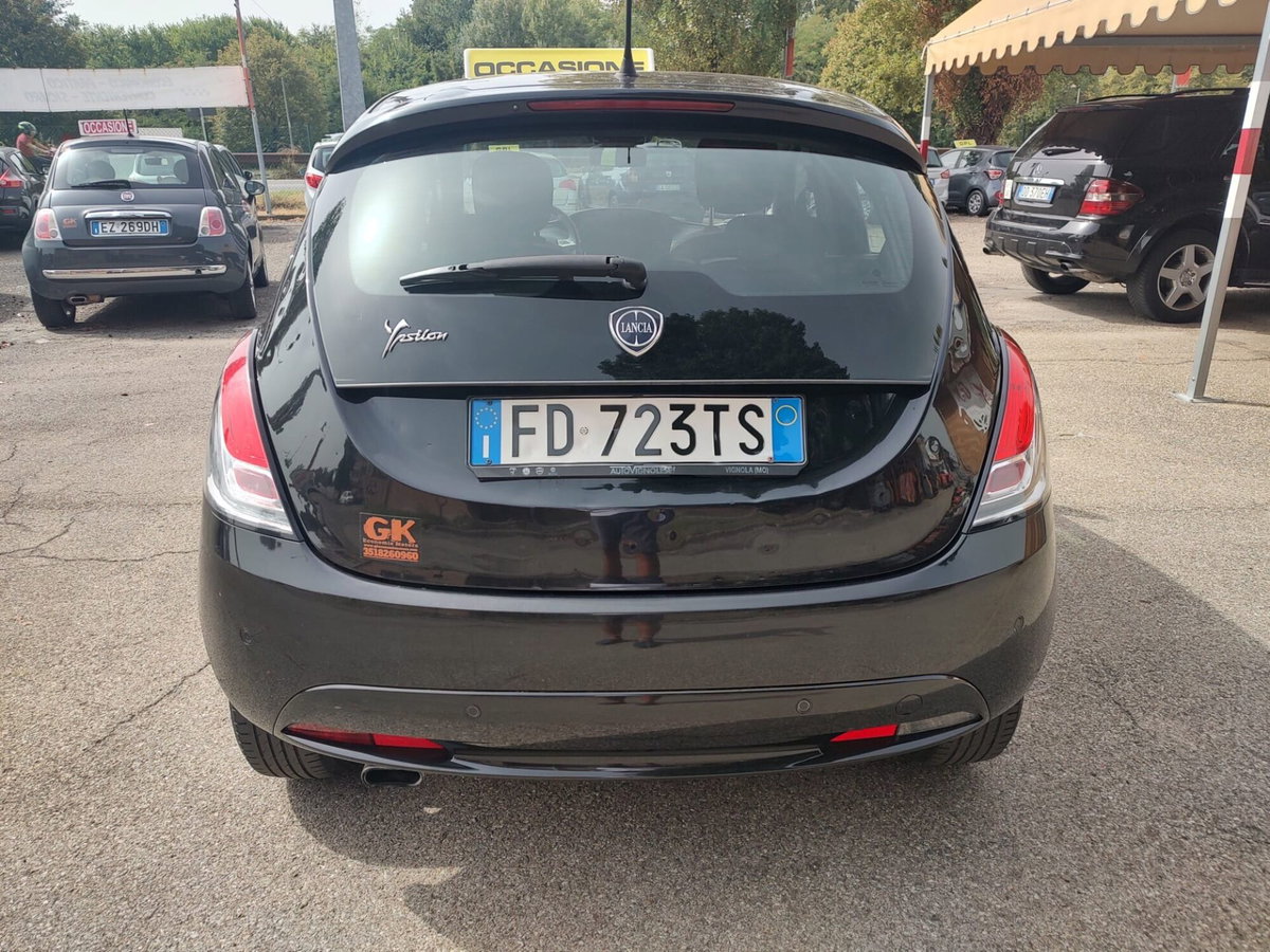Lancia Ypsilon 1.2 69 CV 5 porte Silver (2)