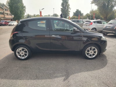 Lancia Ypsilon 1.2 69 CV 5 porte Silver (4)