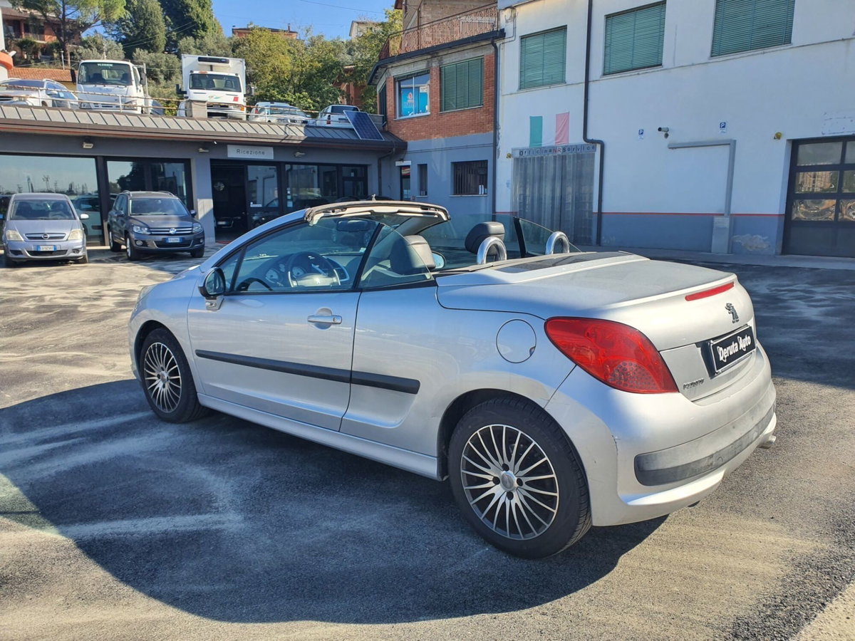 Peugeot 207 Cabrio HDi 110CV CC Féline (3)