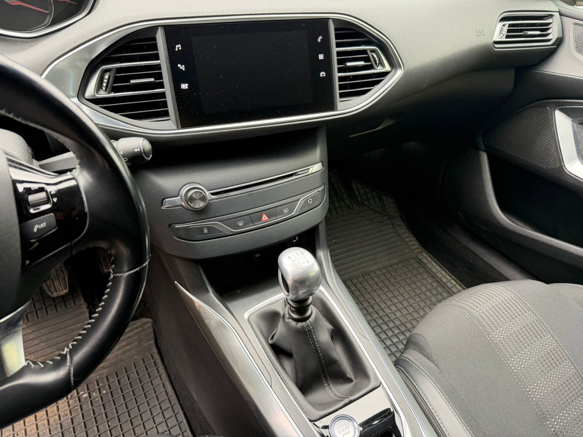 Peugeot 308 BlueHDi 130 S&S Allure (8)