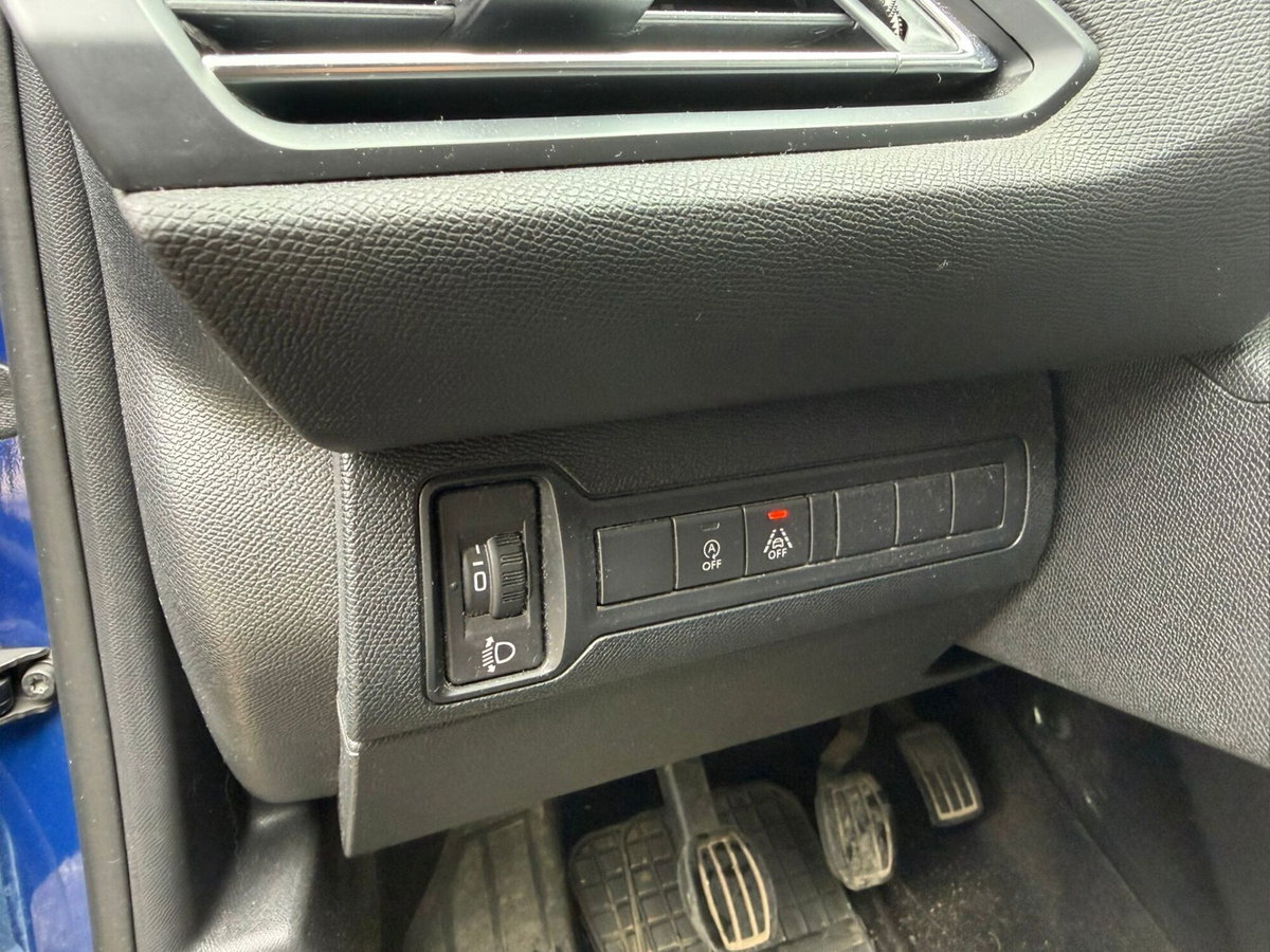 Peugeot 308 BlueHDi 130 S&S Allure (9)