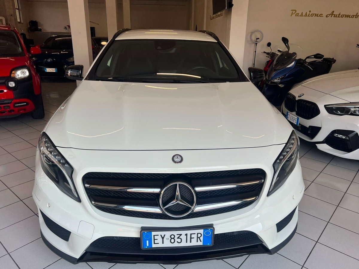 Mercedes-Benz GLA SUV 200 CDI Automatic 4Matic Premium (2)