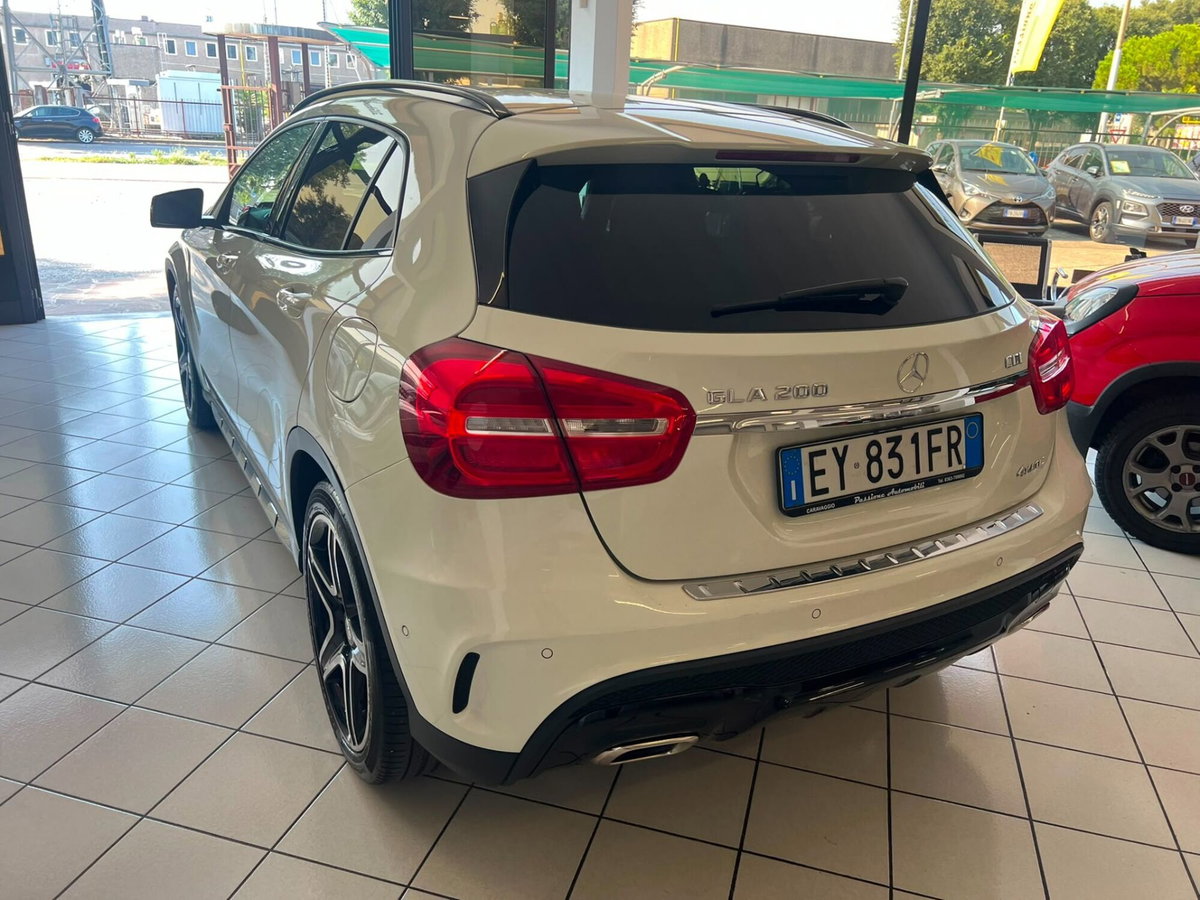 Mercedes-Benz GLA SUV 200 CDI Automatic 4Matic Premium (6)
