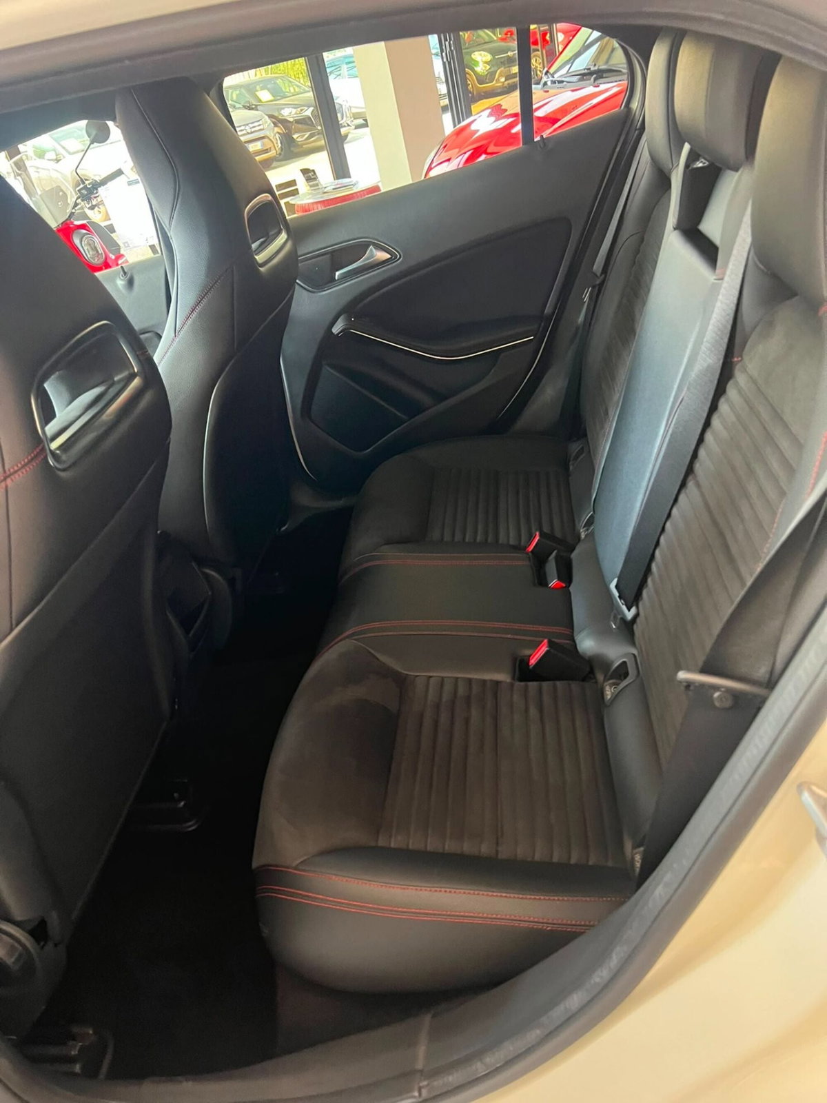 Mercedes-Benz GLA SUV 200 CDI Automatic 4Matic Premium (8)