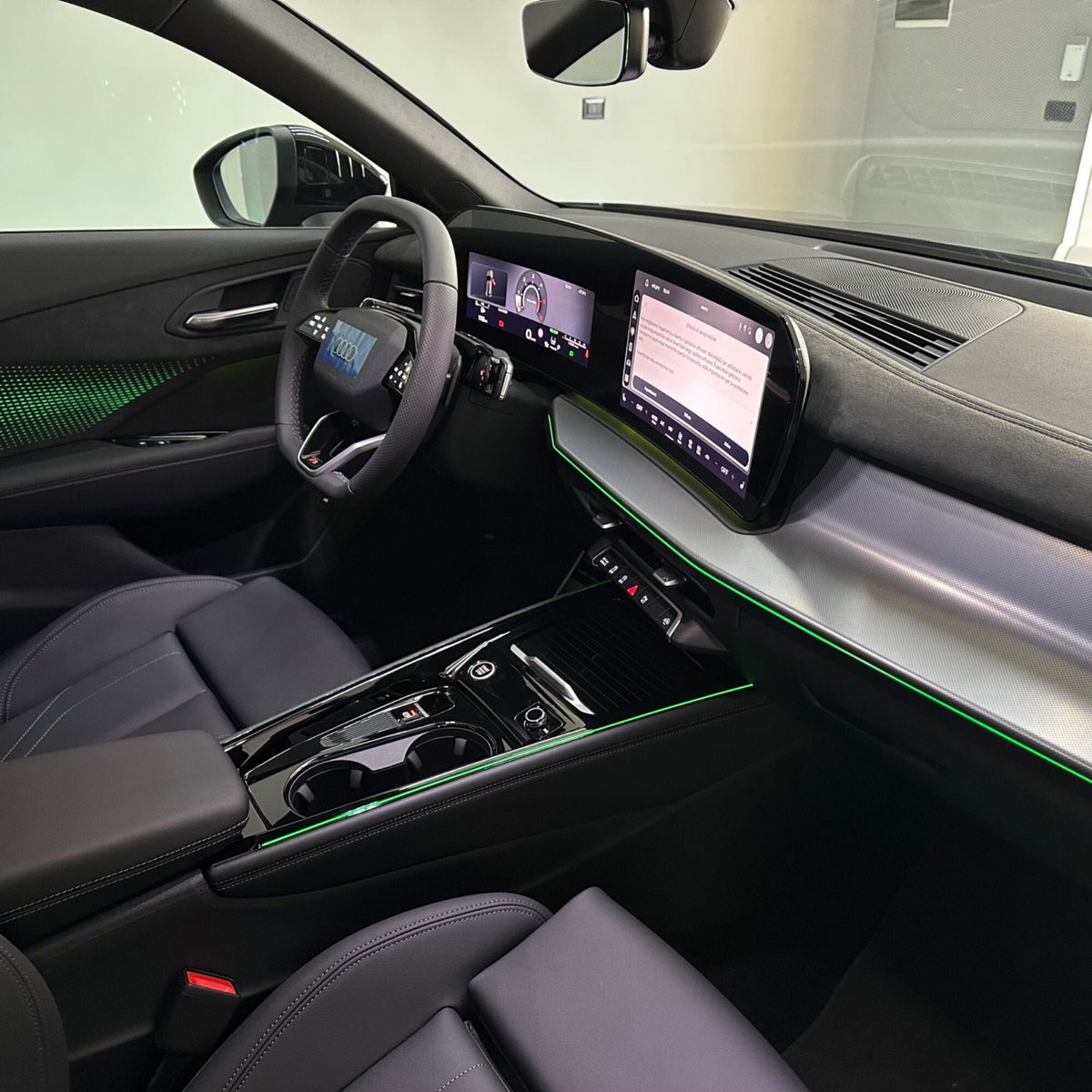 Audi Q3 Sportback 40 2.0 tdi Identity Black quattro 193cv s-tronic (13)